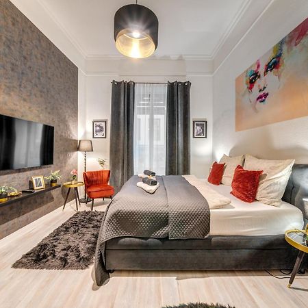 Sweet Dreams At Opera House Downtown Apartment Budapest Bagian luar foto